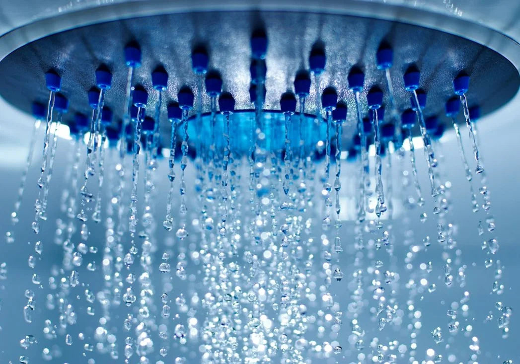 Pommeau de douche haute pression doté de la technologie micro-buses pour augmenter le débit d'eau